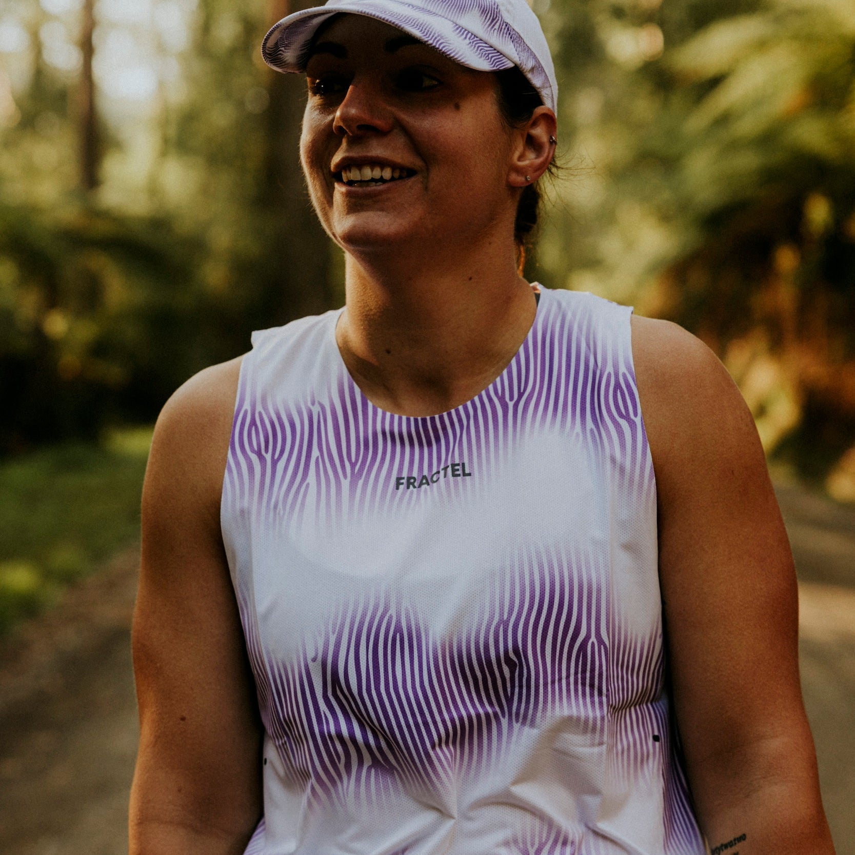Women's V-FUCHSIA Performance Singlet