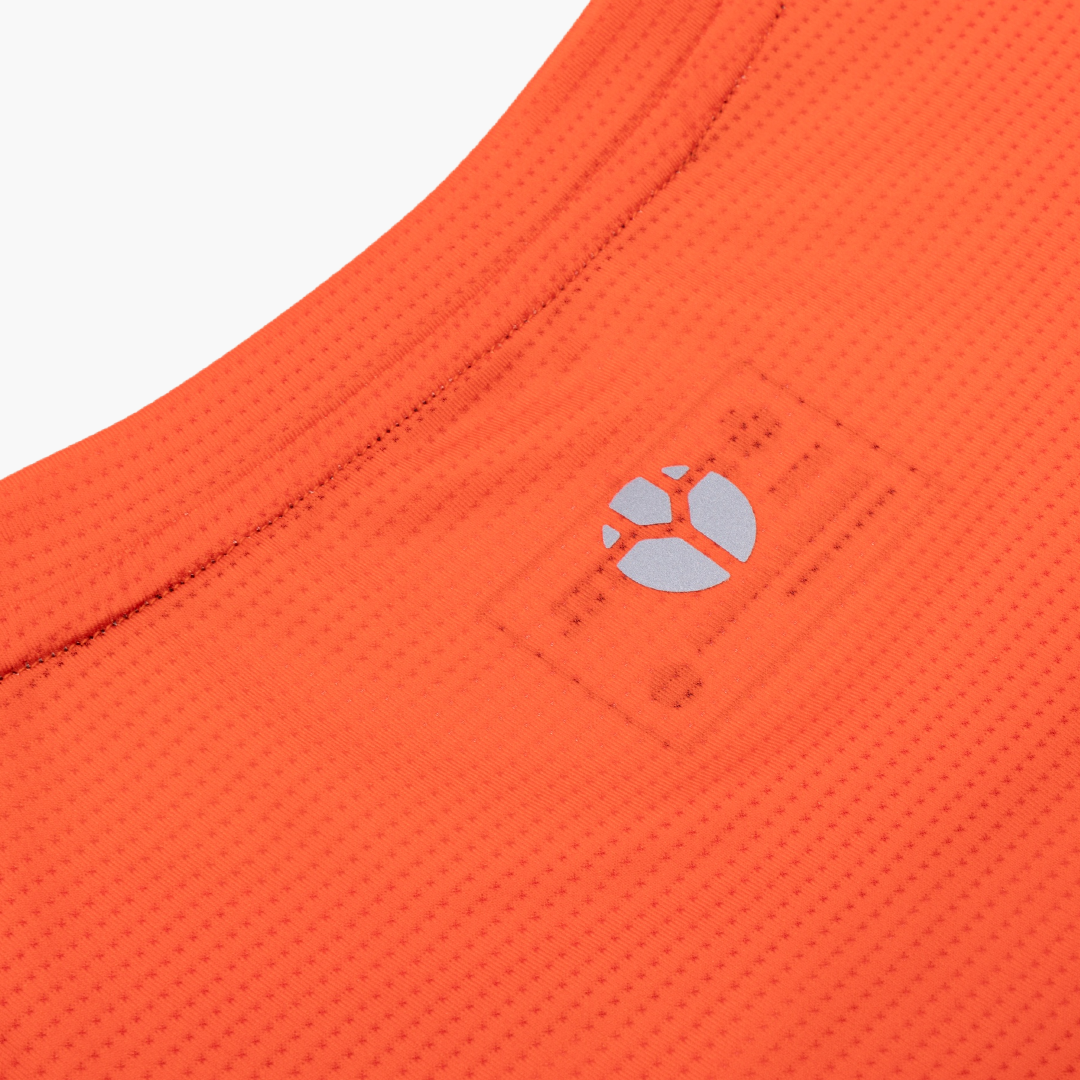 Close-up of FRACTEL logo on back of Men's S-EMBER Running Singlet